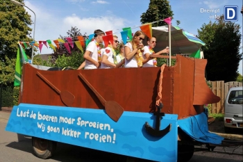 Loat de boeren moar sproeien ... | Stapstuk