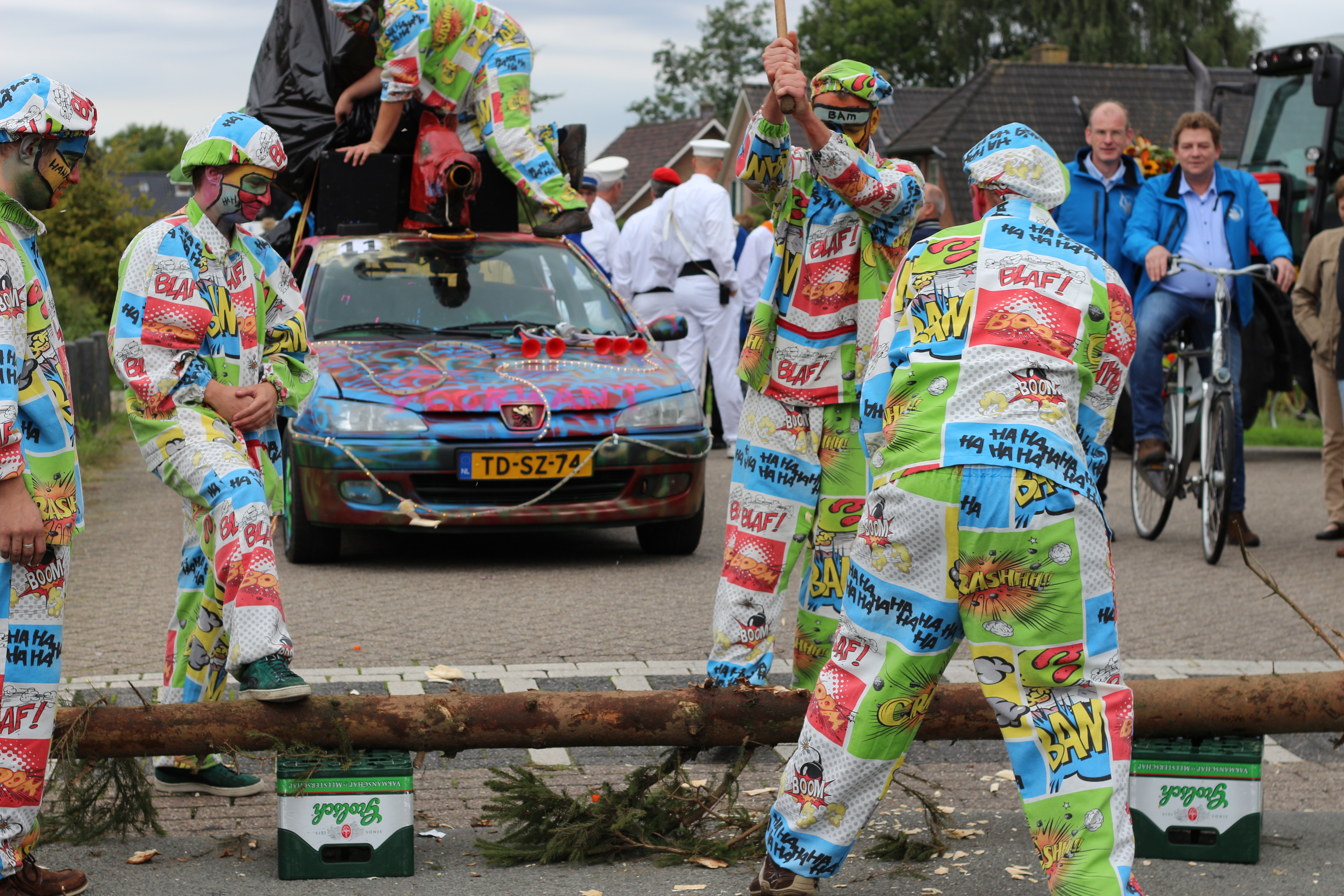 Bielemannen op de kermis in Drempt 2016