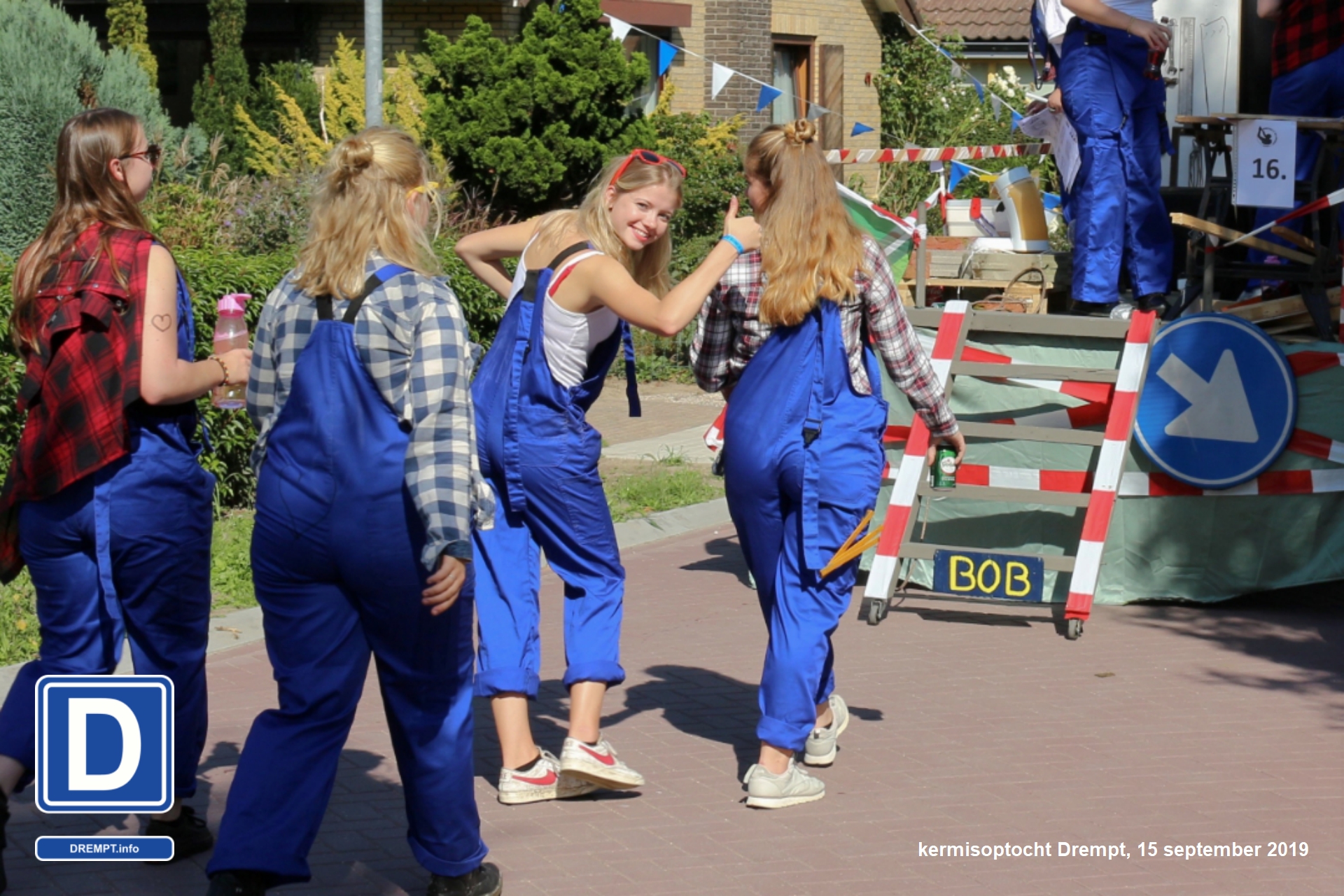 bekijk meer foto's van de optocht