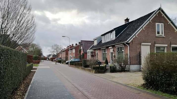 Straat met huizen