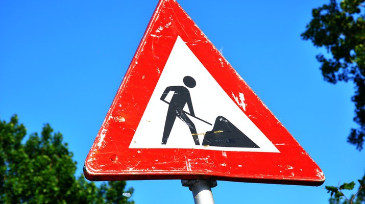 verkeersbord let op wegwerkzaamheden